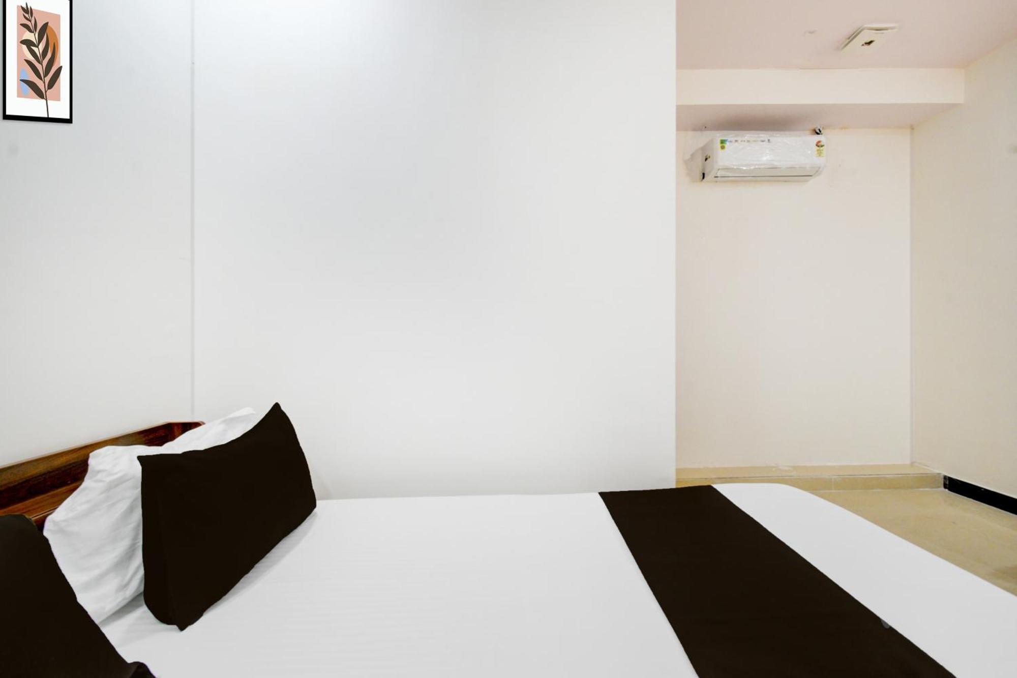 Hotel O P3 Thumkunta Hyderabad Exterior photo